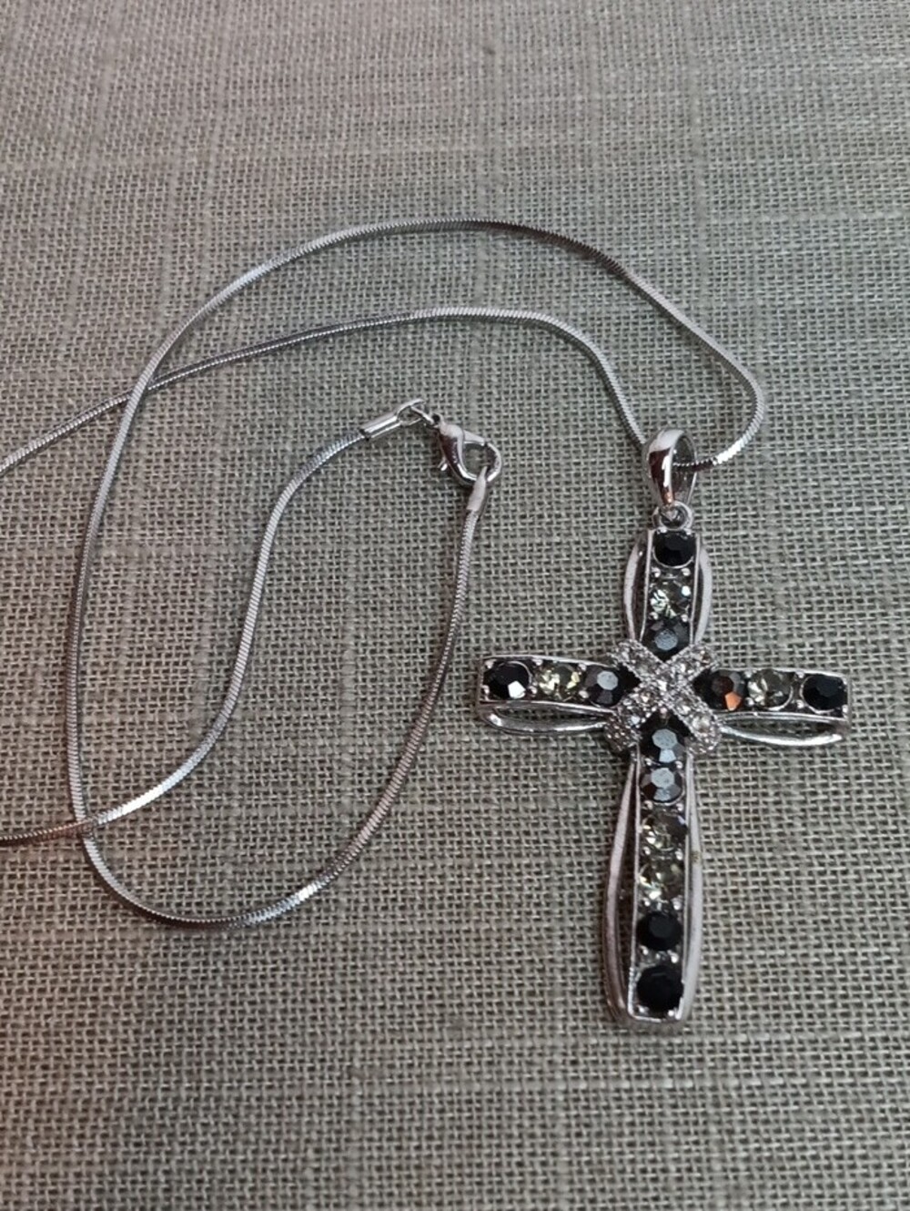 Gray Black Rhinestone Silver Tone Cross Pendant Necklace 17.5" Long